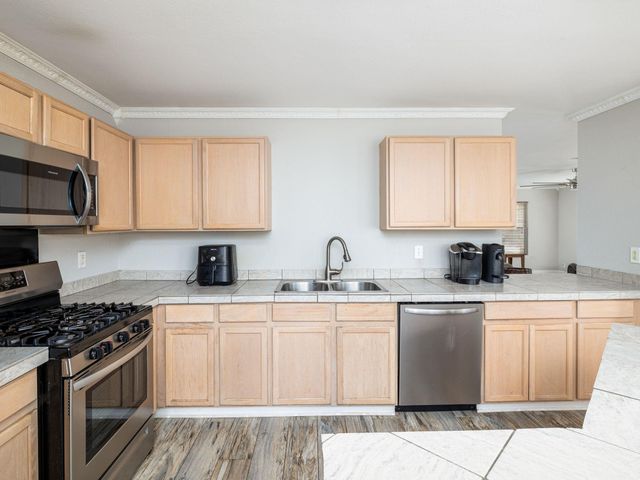 805 Betterman DR, Pflugerville, TX 78660