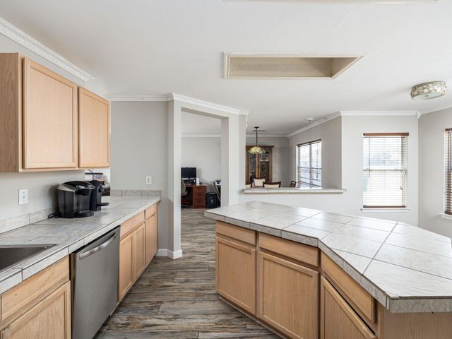 805 Betterman DR, Pflugerville, TX 78660