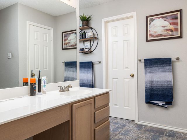 805 Betterman DR, Pflugerville, TX 78660