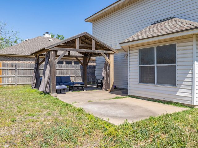 805 Betterman DR, Pflugerville, TX 78660