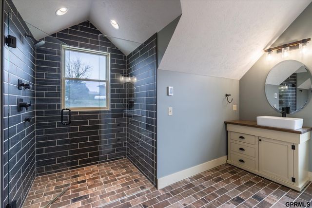 10208 Cottonwood Creek Boulevard, Blair, NE 68008