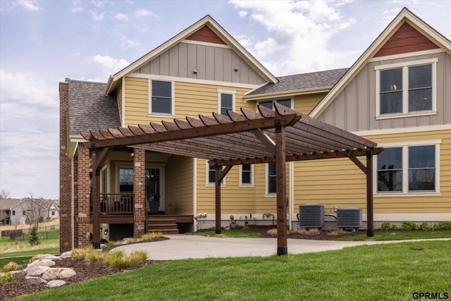 10208 Cottonwood Creek Boulevard, Blair, NE 68008