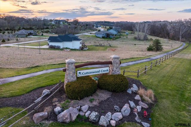 10208 Cottonwood Creek Boulevard, Blair, NE 68008