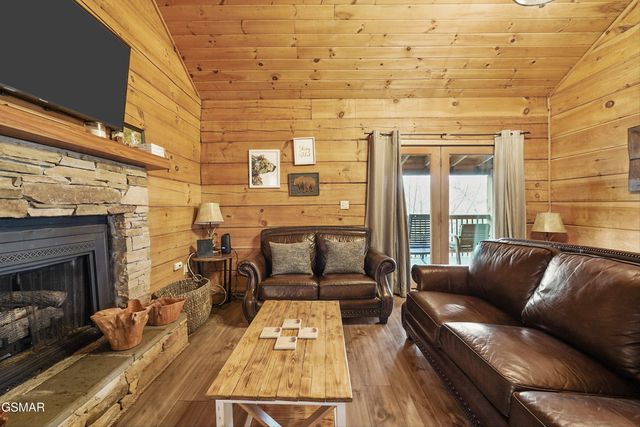 760 Ski View Lane, Sevierville, TN 37876