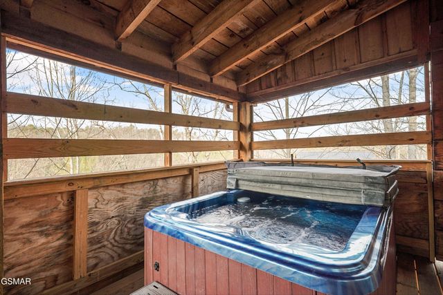 760 Ski View Lane, Sevierville, TN 37876