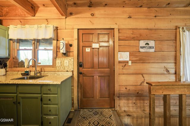 760 Ski View Lane, Sevierville, TN 37876