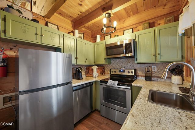 760 Ski View Lane, Sevierville, TN 37876