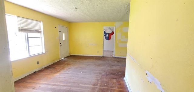 6043 Glenhurst Drive, Houston, TX 77033