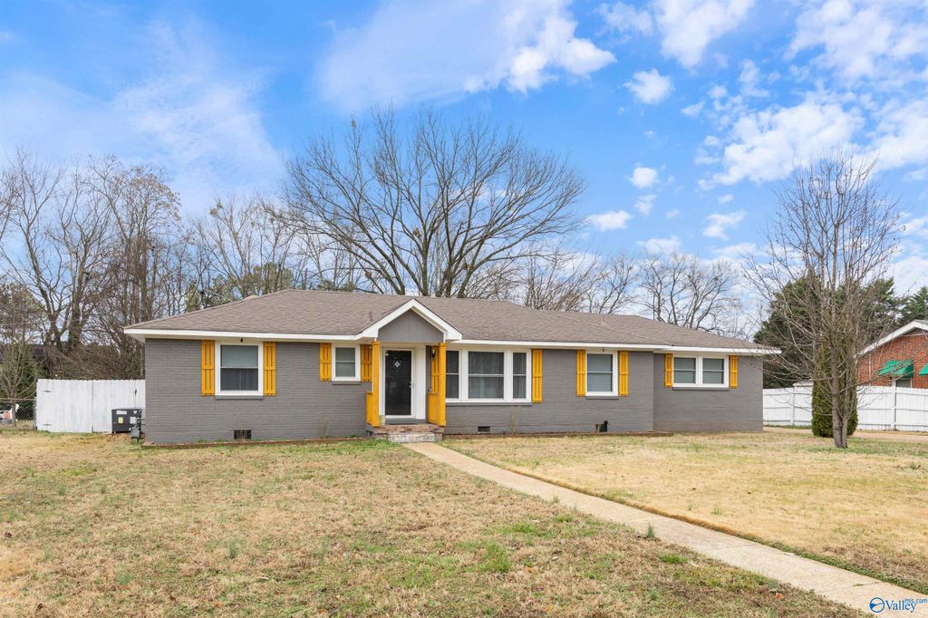 2303 Dogwood Lane, Huntsville, AL 35810