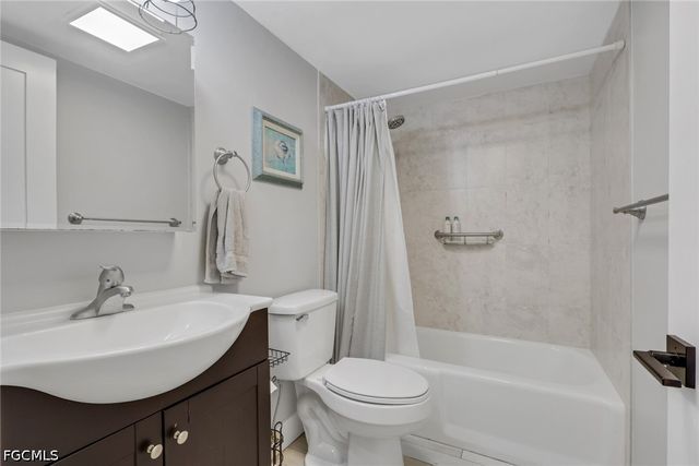 4586 Trawler CT 305, Fort Myers, FL 33919