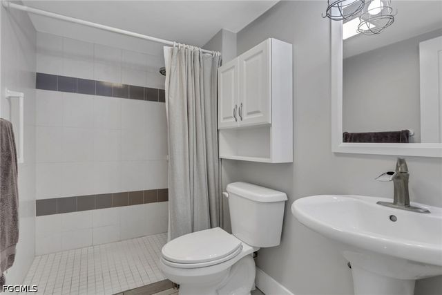 4586 Trawler CT 305, Fort Myers, FL 33919