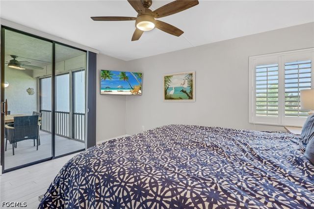 4586 Trawler CT 305, Fort Myers, FL 33919