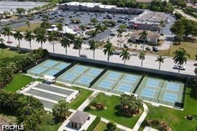 4586 Trawler CT 305, Fort Myers, FL 33919