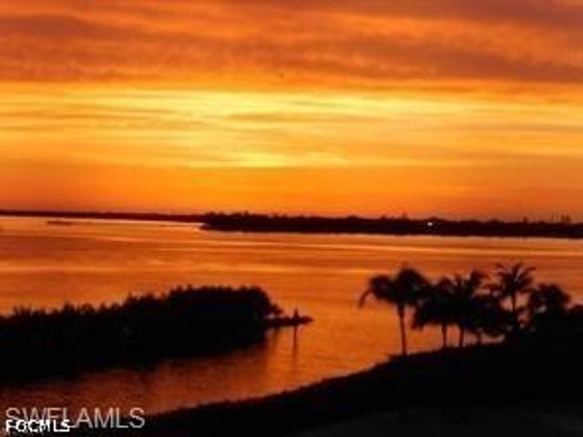 4586 Trawler CT 305, Fort Myers, FL 33919