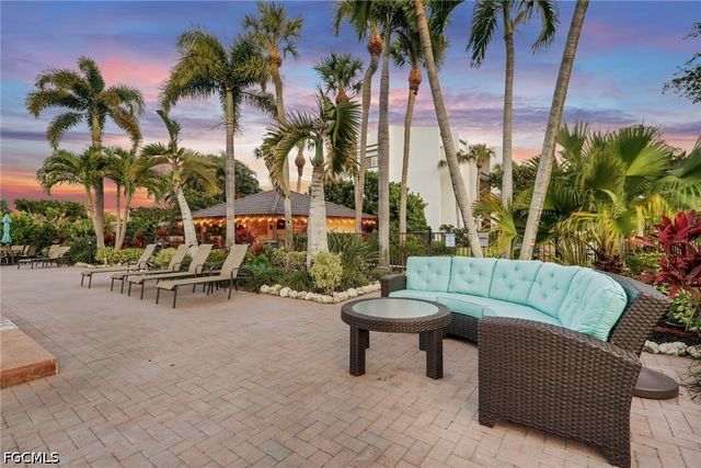 4586 Trawler CT 305, Fort Myers, FL 33919