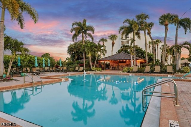 4586 Trawler CT 305, Fort Myers, FL 33919