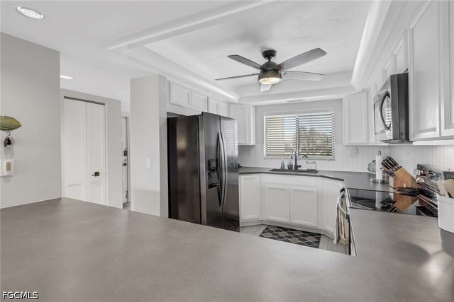 4586 Trawler CT 305, Fort Myers, FL 33919