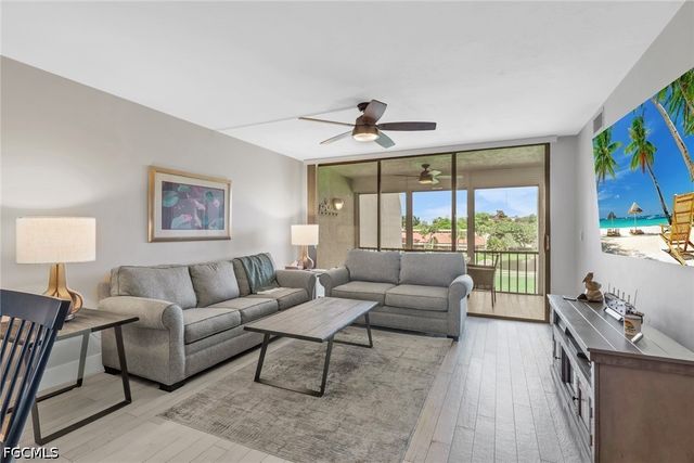 4586 Trawler CT 305, Fort Myers, FL 33919