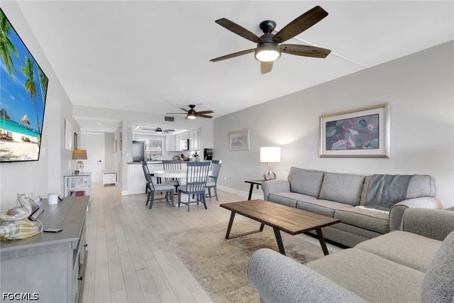4586 Trawler CT 305, Fort Myers, FL 33919