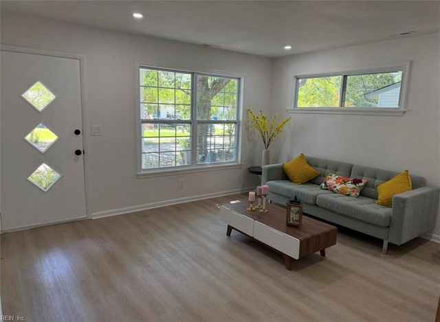 3405 Hyde CIR, Norfolk, VA 23513