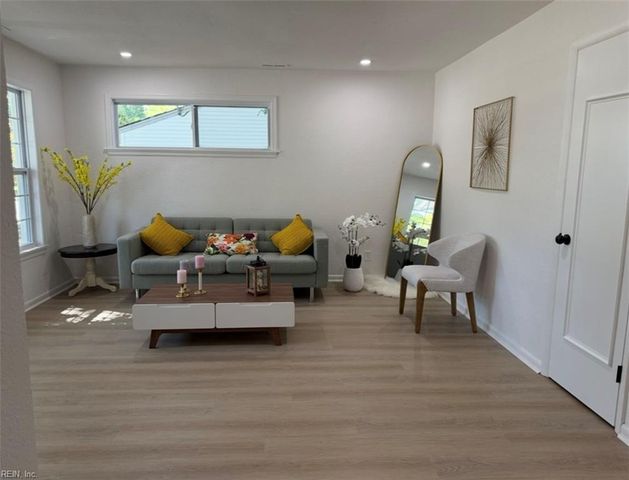 3405 Hyde CIR, Norfolk, VA 23513