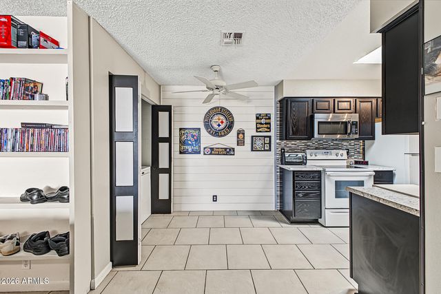 20236 N 6TH Drive 3, Phoenix, AZ 85027