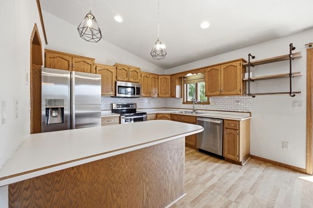 2522 34th Avenue S, Fargo, ND 58104