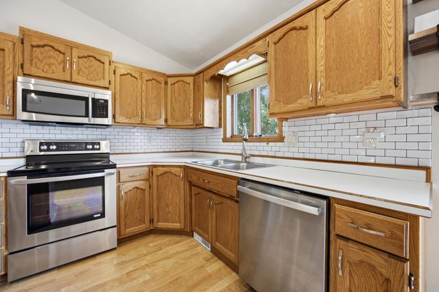 2522 34th Avenue S, Fargo, ND 58104