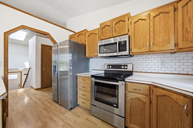 2522 34th Avenue S, Fargo, ND 58104
