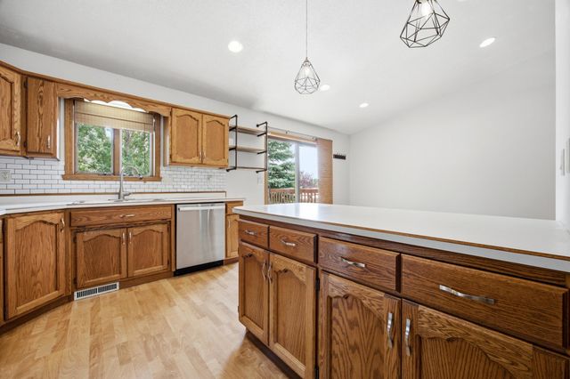 2522 34th Avenue S, Fargo, ND 58104