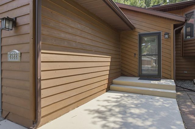 2522 34th Avenue S, Fargo, ND 58104