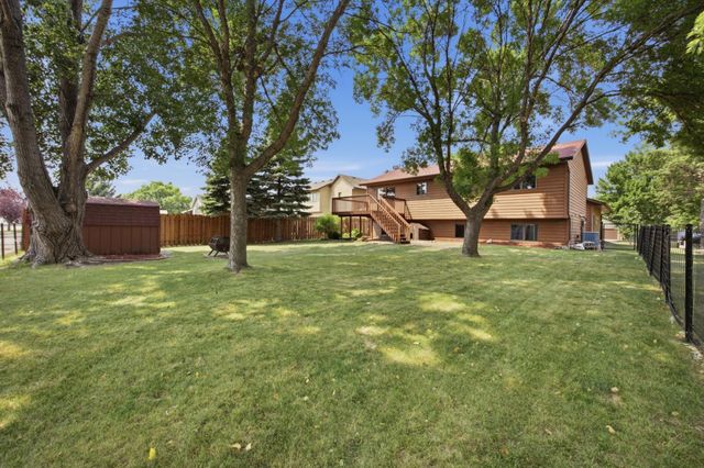 2522 34th Avenue S, Fargo, ND 58104