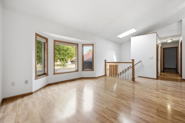 2522 34th Avenue S, Fargo, ND 58104