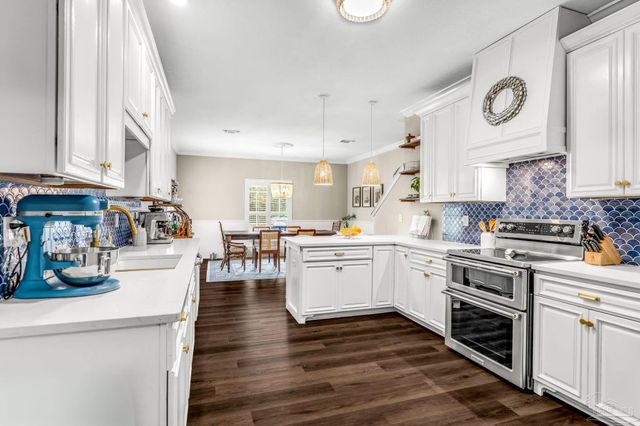 554 Downhaul Dr, Pensacola, FL 32507