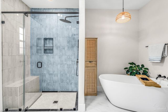 554 Downhaul Dr, Pensacola, FL 32507