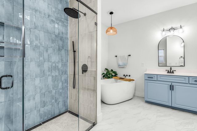 554 Downhaul Dr, Pensacola, FL 32507