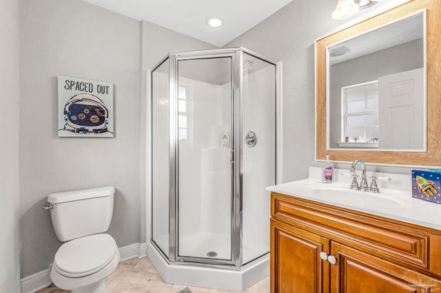 554 Downhaul Dr, Pensacola, FL 32507