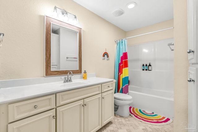 554 Downhaul Dr, Pensacola, FL 32507