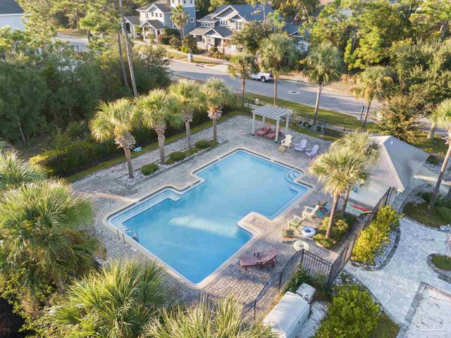 554 Downhaul Dr, Pensacola, FL 32507