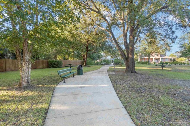 554 Downhaul Dr, Pensacola, FL 32507