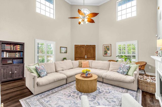 554 Downhaul Dr, Pensacola, FL 32507