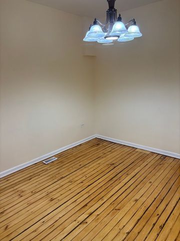 115 S Kilbourn Avenue 1st, Chicago, IL 60624