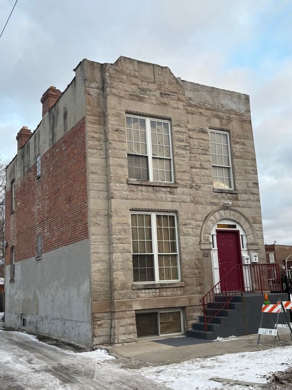 115 S Kilbourn Avenue 1st, Chicago, IL 60624