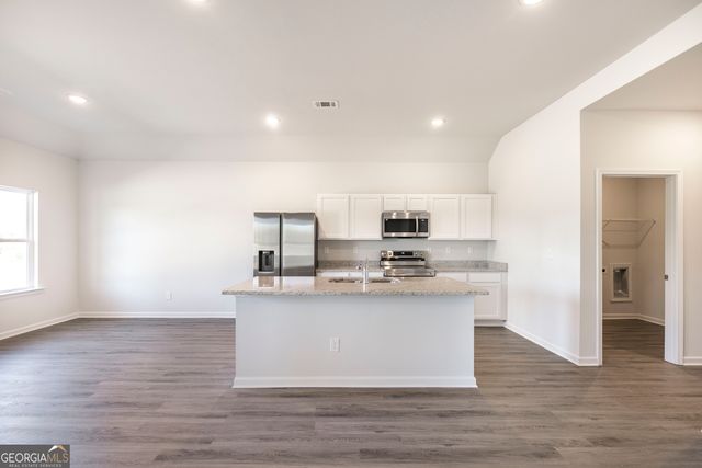 112 Monroe Court, Byron, GA 31008