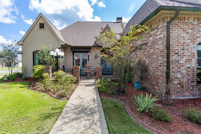 6905 Dianthus, Saint George, LA 70817