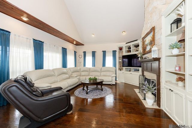 6905 Dianthus, Saint George, LA 70817