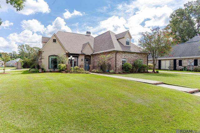 6905 Dianthus, Saint George, LA 70817