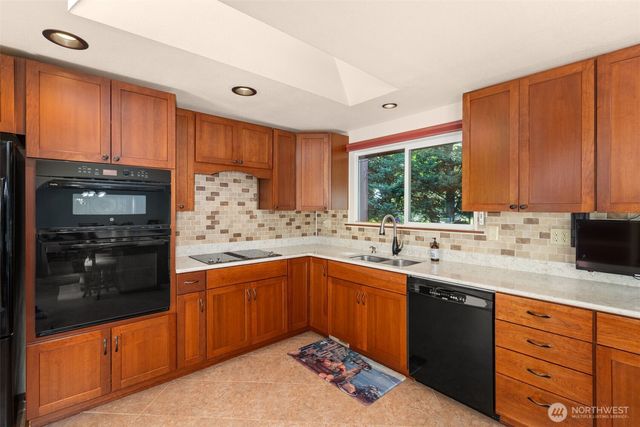 1336 Paradise Court SE, Lacey, WA 98503