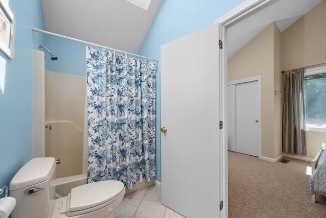 20 Holly Rd, Mashpee, MA 02649