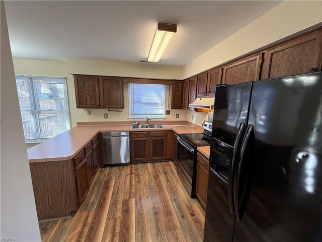 411 Campton PL, Newport News, VA 23608